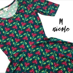 LuLaRoe Nicole Medium